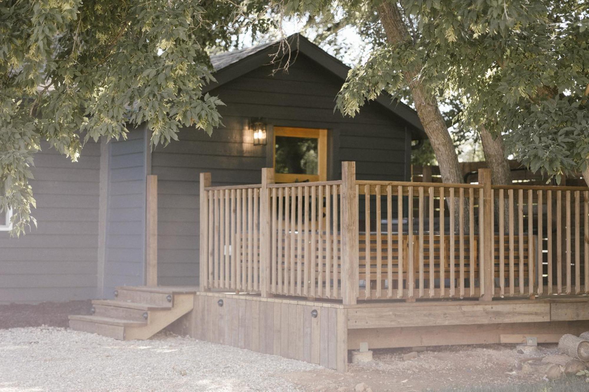 Creekside Village Inn สเปียร์ฟิช ภายนอก รูปภาพ
